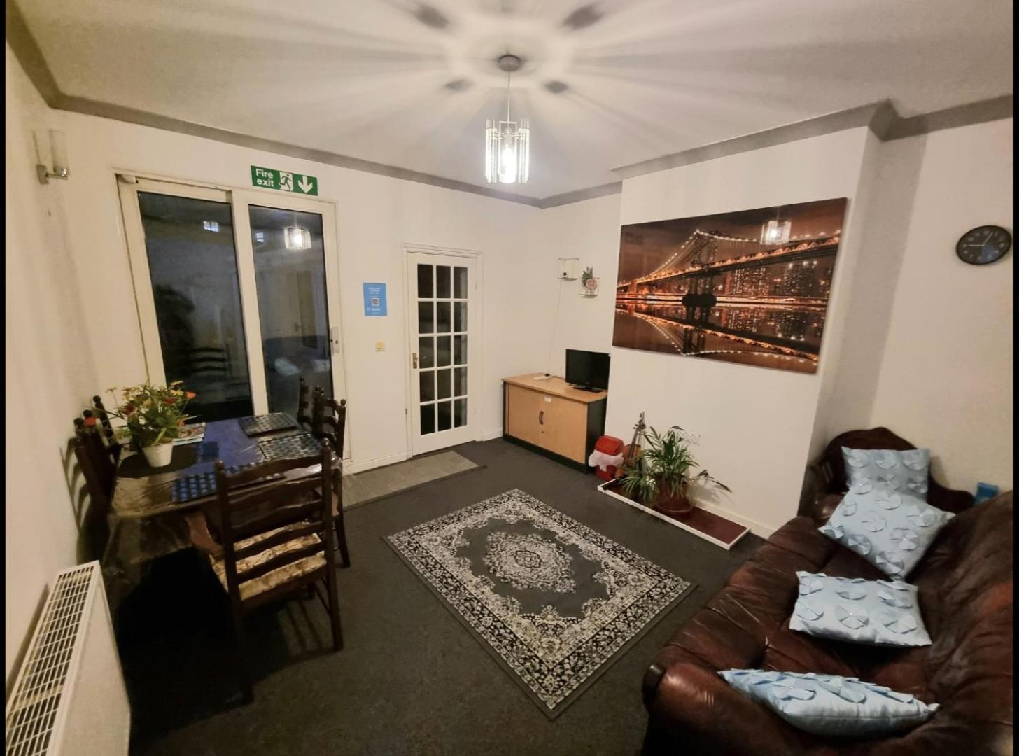 Plymouth Airbnb エクステリア 写真